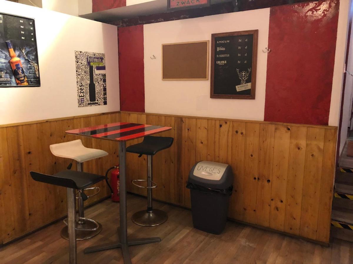 Whole Basement Former Pub For Stag Do, Bachelor House Party Flat Budapeste Exterior foto