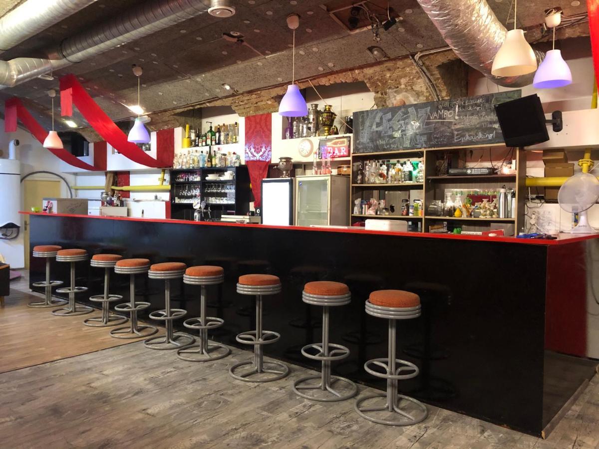 Whole Basement Former Pub For Stag Do, Bachelor House Party Flat Budapeste Exterior foto
