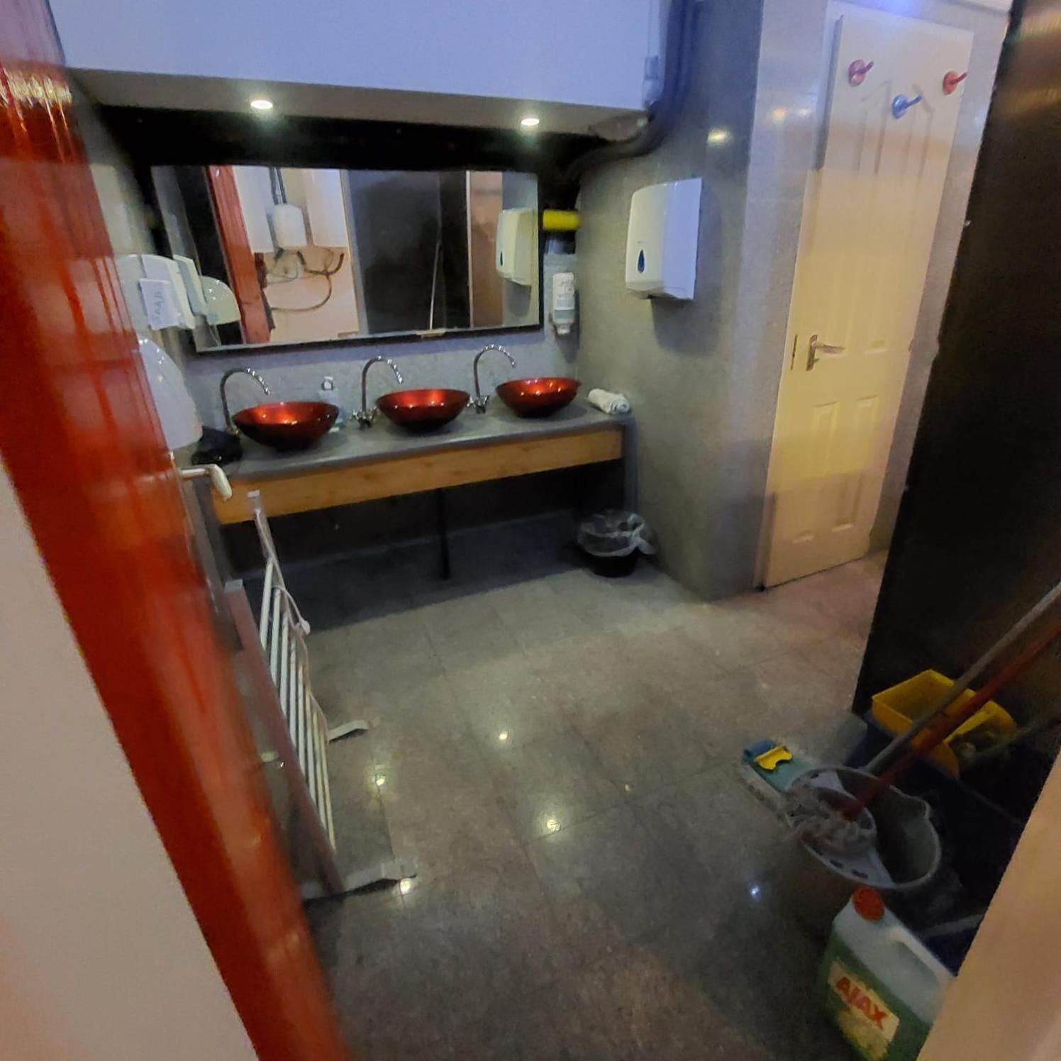 Whole Basement Former Pub For Stag Do, Bachelor House Party Flat Budapeste Exterior foto